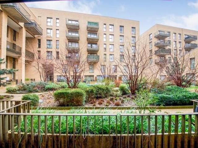 Apartment for sale in Hendon, West Hendon