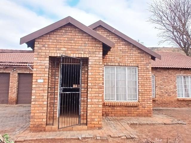 Apartment for sale in Akasia, Gauteng