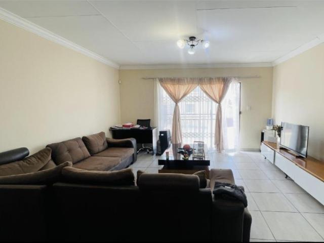 Apartment for sale in Akasia, Gauteng