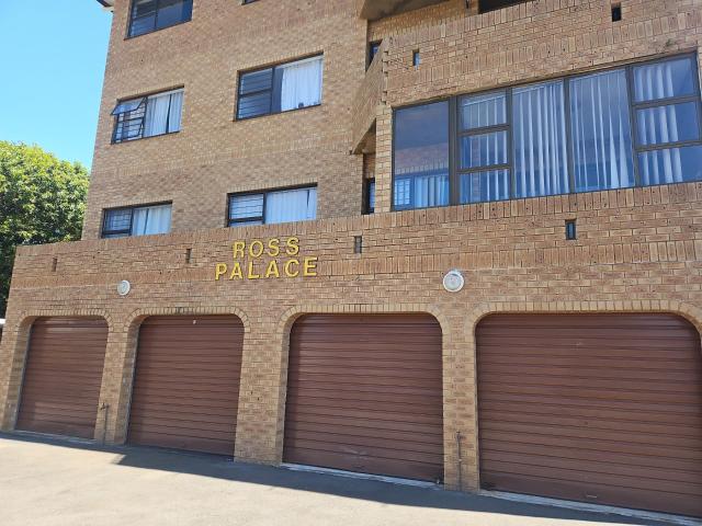 Apartment for sale in Amanzimtoti, Kwazulu-natal
