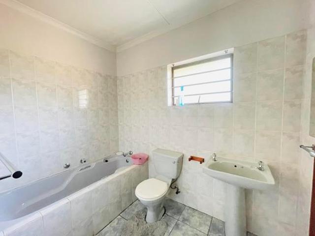 Apartment for rent in Seaview, Kwazulu-natal