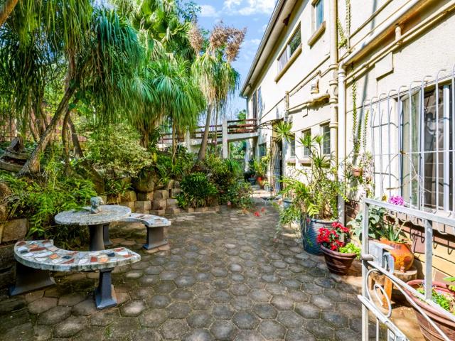 Apartment for sale in Amanzimtoti, Kwazulu-natal
