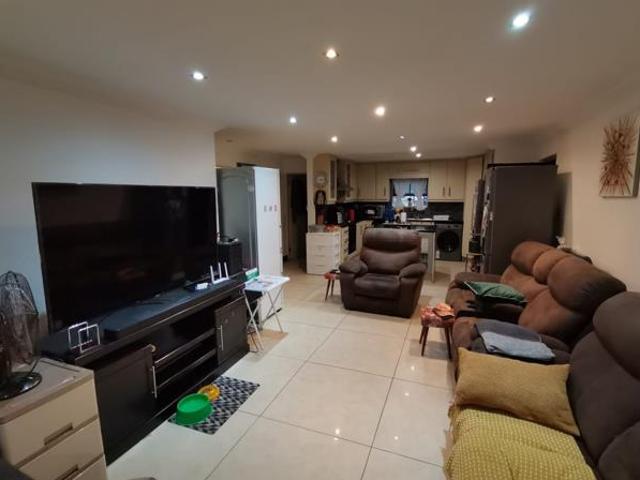 Apartment for sale in Sasolburg, Metsimaholo Local Municipality