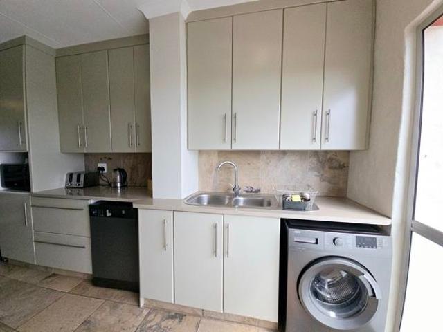 Apartment for sale in Jeffreys Bay, Eastern Cape