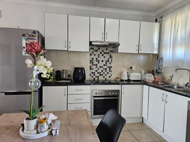 Apartment for rent in Seaview, Kwazulu-natal