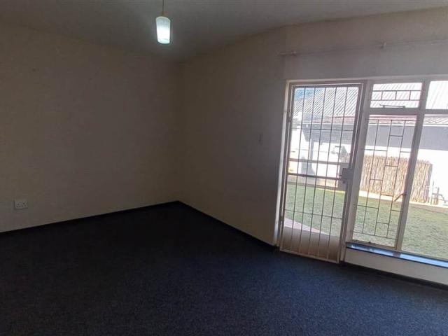 Apartment for sale in Dr Kenneth Kaunda, North West