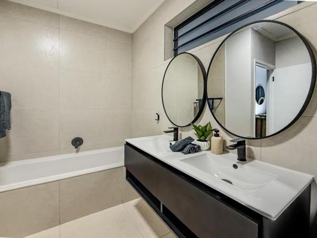 Apartment for sale in Princess Grant, Kwazulu-natal