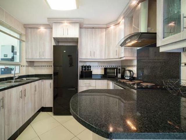 Apartment for sale in Princess Grant, Kwazulu-natal