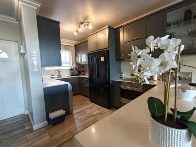 Apartment for rent in Princess Grant, Kwazulu-natal