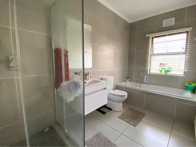Apartment for sale in Princess Grant, Kwazulu-natal