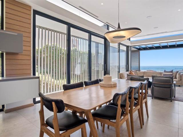 Townhouse for sale in Cape Town, Atlantic Seaboard