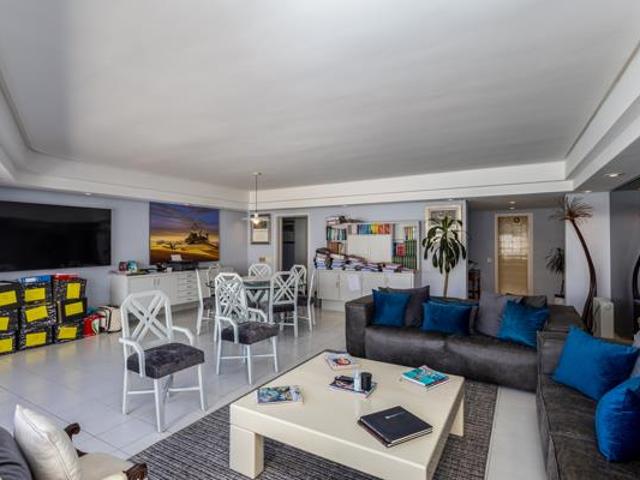 Apartment for sale in Cape Town, Western Cape