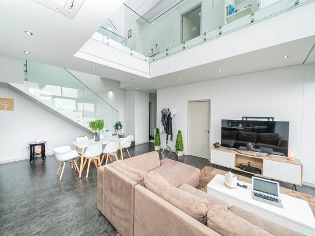 Apartment for sale in Johannesburg, East