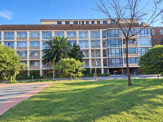Apartment for sale in Johannesburg, City of Johannesburg Metropolitan Municipality