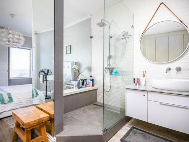 Apartment for sale in Cape Town, Western Cape