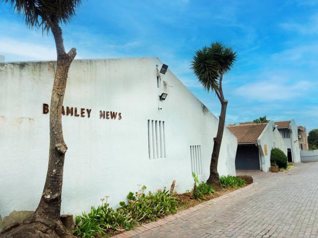 Apartment for sale in Vosloorus, Gauteng