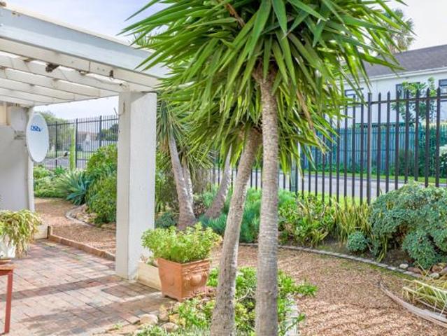 Apartment for sale in Cape Town, Western Cape