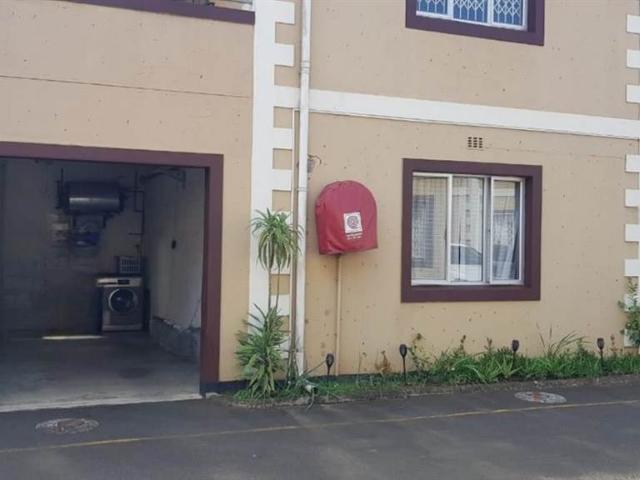 Apartment for sale in Mount Moreland, Kwazulu-natal