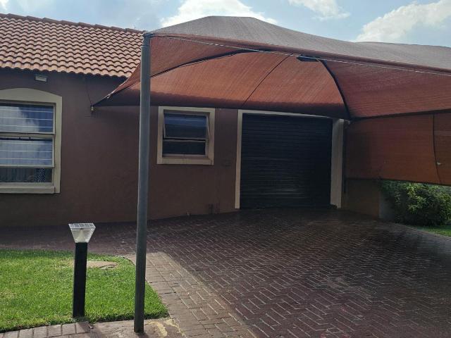 Apartment for sale in Hartbeespoort Dam Nature Reserve, North West