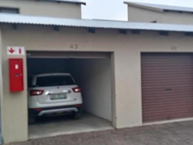 Apartment for sale in Hartbeespoort Dam Nature Reserve, North West