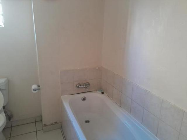 Apartment for sale in Hartbeespoort Dam Nature Reserve, North West