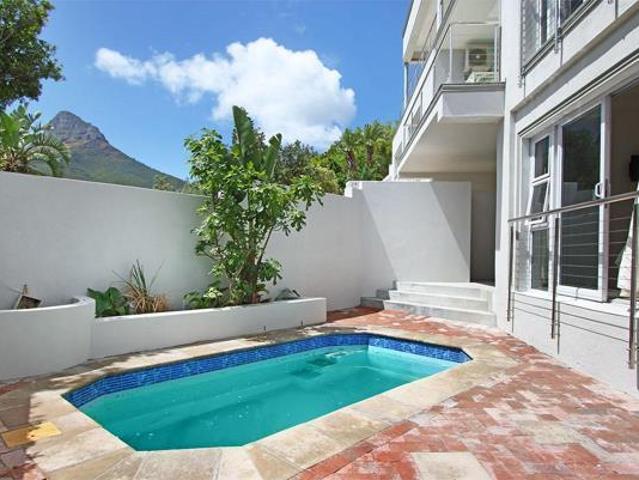 Apartment for rent in Camps Bay, Cape Town