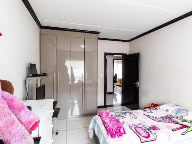 Apartment for sale in Vosloorus, Gauteng