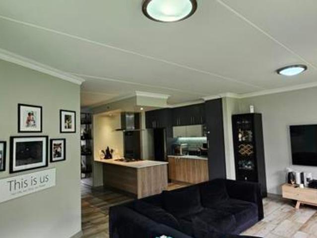 Apartment for sale in Vosloorus, Gauteng