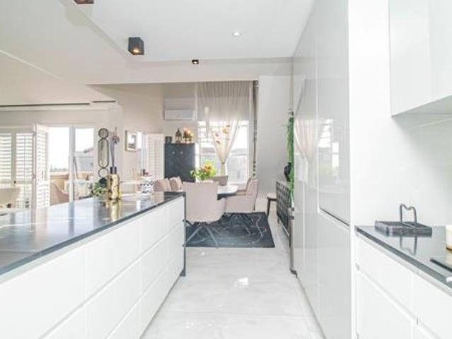 Apartment for sale in Cape Town, Western Cape