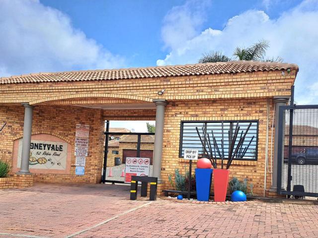 Apartment for sale in Kagiso, Gauteng