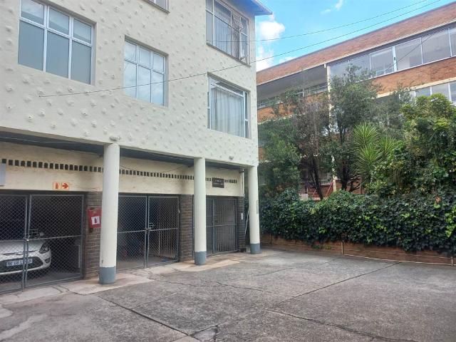 Apartment for sale in Vosloorus, Gauteng