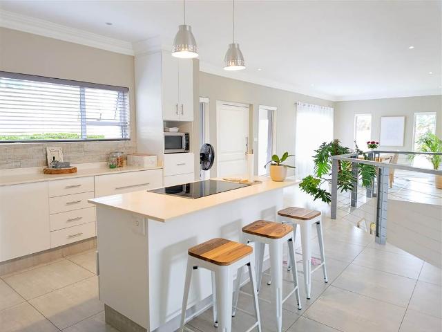 Townhouse for sale in Seaview, Kwazulu-natal