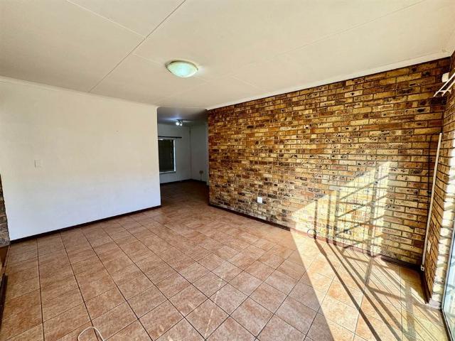 Apartment for sale in Dr Kenneth Kaunda, North West
