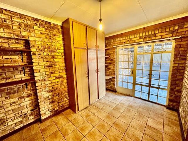 Apartment for sale in Dr Kenneth Kaunda, North West