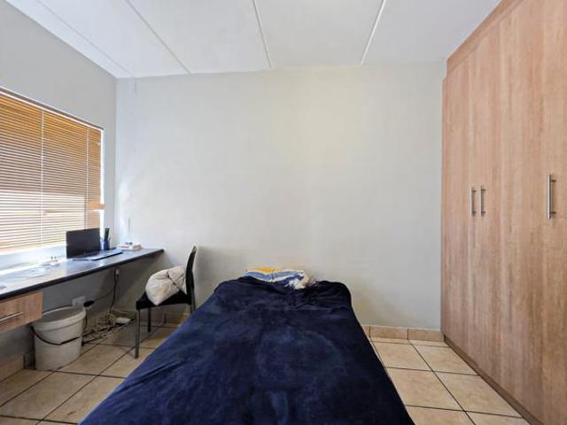 Apartment for sale in Dr Kenneth Kaunda, North West