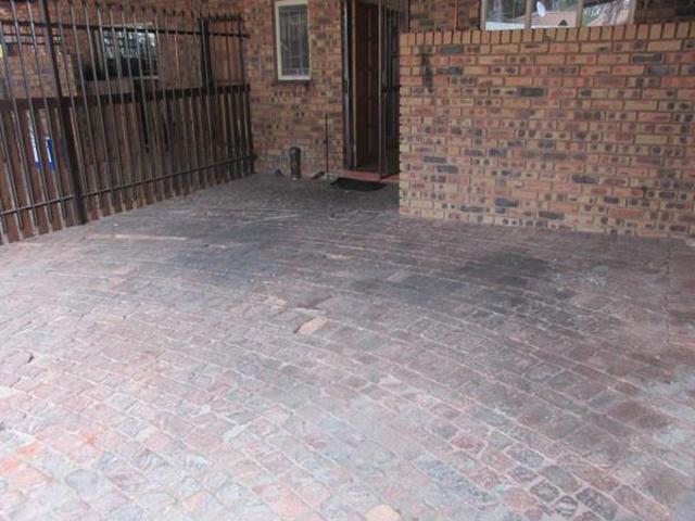 Apartment for rent in Waterkloof, Gauteng