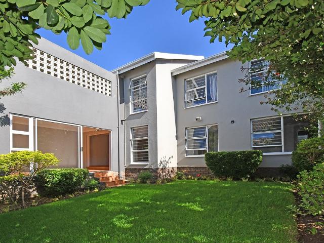 Apartment for sale in Sandton, City of Johannesburg Metropolitan Municipality