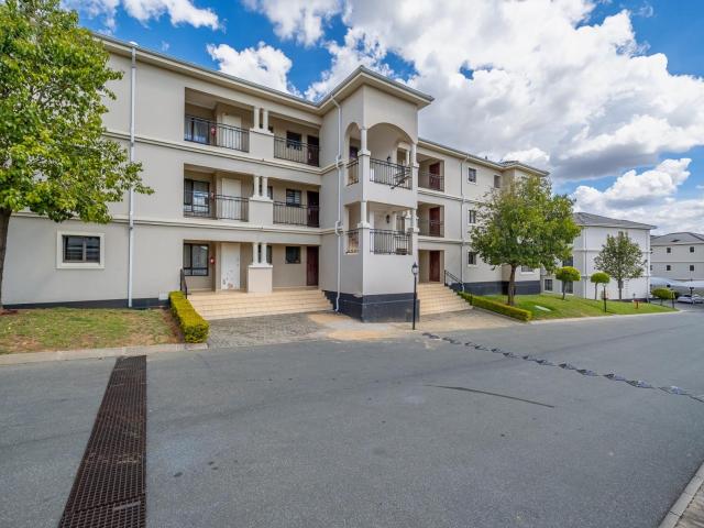 Apartment for sale in Sandton, City of Johannesburg Metropolitan Municipality