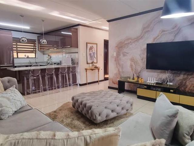 Apartment for sale in Vosloorus, Gauteng