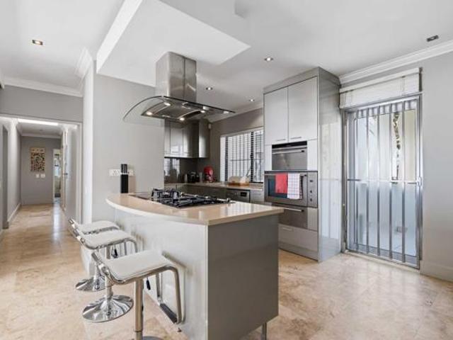 Apartment for rent in Cape Town, City of Cape Town