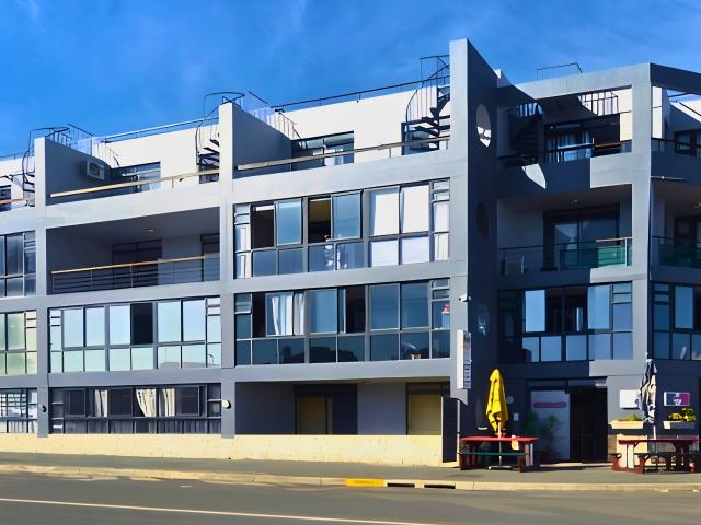 Apartment for sale in Baardskeerdersbos, Western Cape