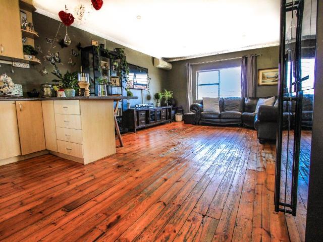 Apartment for sale in Parow, Western Cape