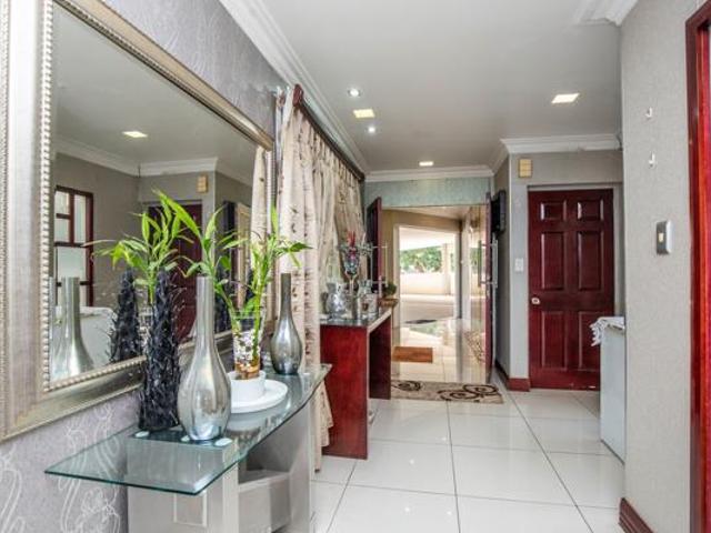 Apartment for sale in Seaview, Kwazulu-natal