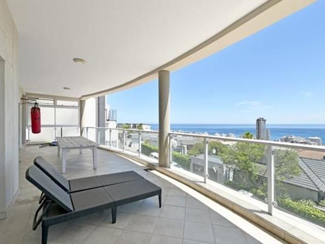 Apartment for rent in Green Point, Cape Town
