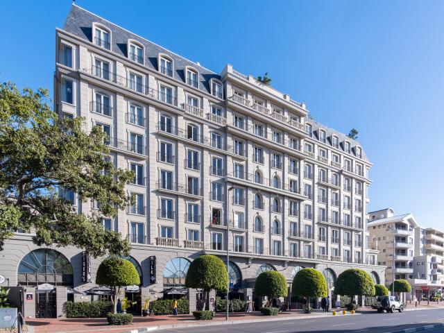 Apartment for sale in Green Point, Cape Town