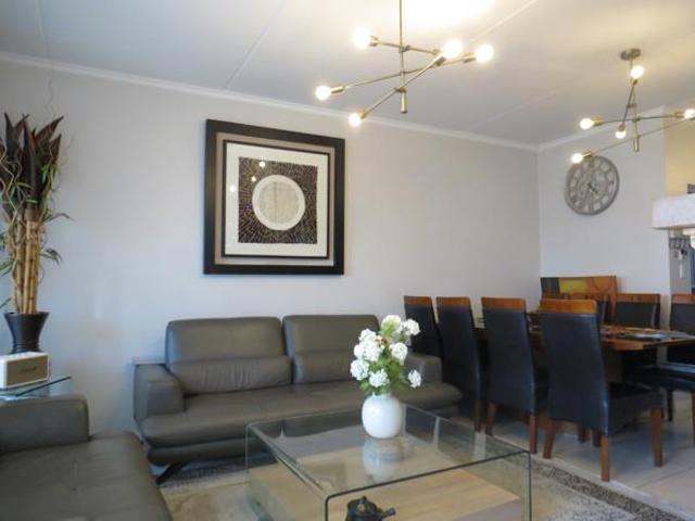 Apartment for rent in Jansenpark, City of Ekurhuleni Metropolitan Municipality