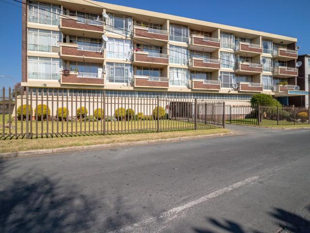Apartment for sale in Vosloorus, Gauteng