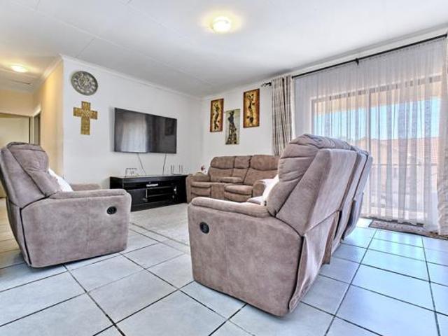 Apartment for sale in West Rand Garden estates, Westonaria Local Municipality