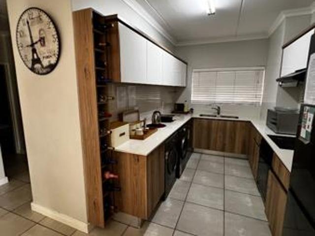 Apartment for rent in Waterkloof, Gauteng