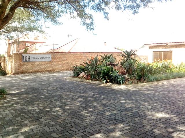 Townhouse for sale in Nooitgedacht, Gauteng